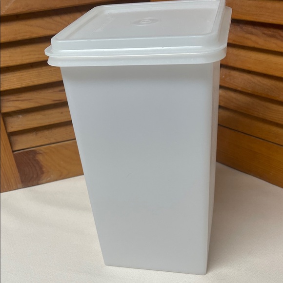 Vintage Tupperware Translucent Kitchen Storage Container - Picture 5 of 16